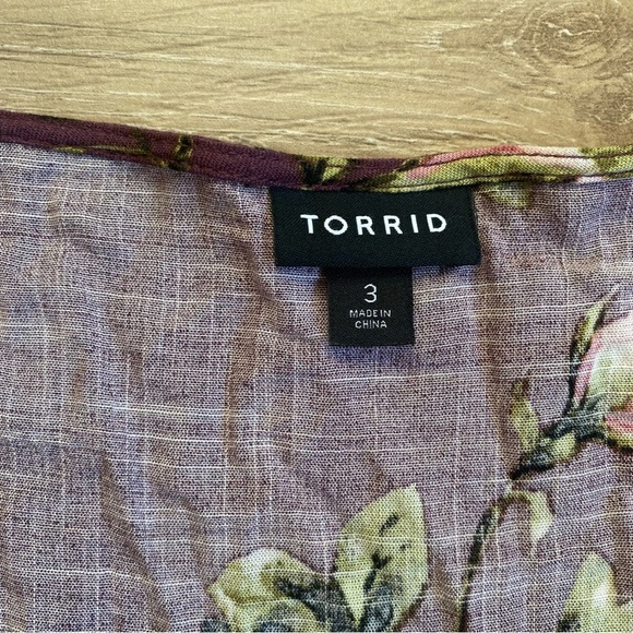 Torrid top Rayon Slub Button-Front Puff Sleeve top blouse size 3X floral - Picture 8 of 11